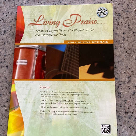 Living Praise Music Songbook with CD & CD Rom - Picture 1 of 9